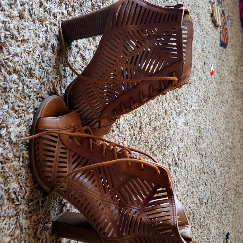 Dress shoes
